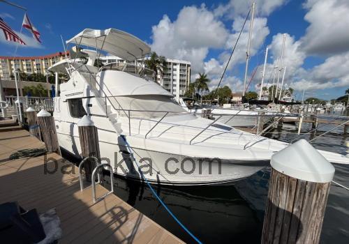 Silverton 322 Motor Yacht recensioner och tekniska specifikationer